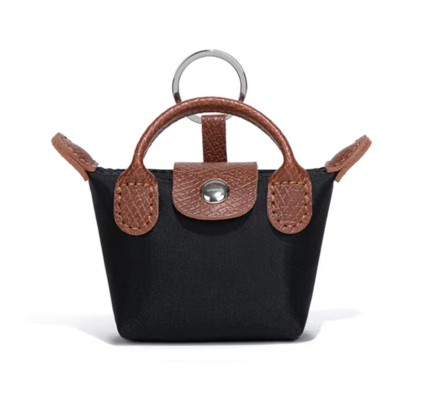 AuraBarcelona™ Mini Bolso 3 en 1: Llavero, Funda para AirPods y Charm para Labial