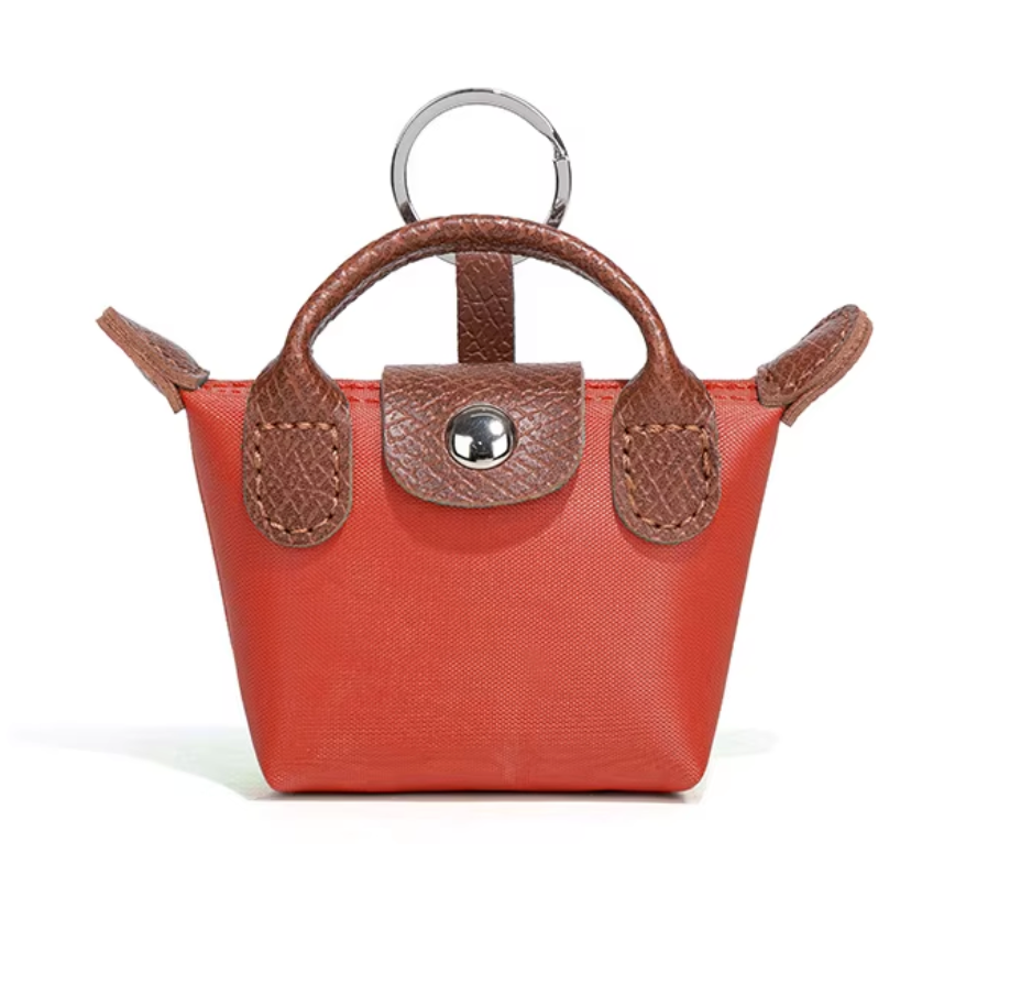 AuraBarcelona™ Mini Bolso 3 en 1: Llavero, Funda para AirPods y Charm para Labial