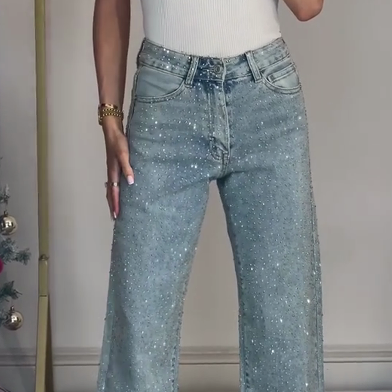 AuraBarcelona™ | VAQUEROS DE PIERNA RECTA CON STRASS